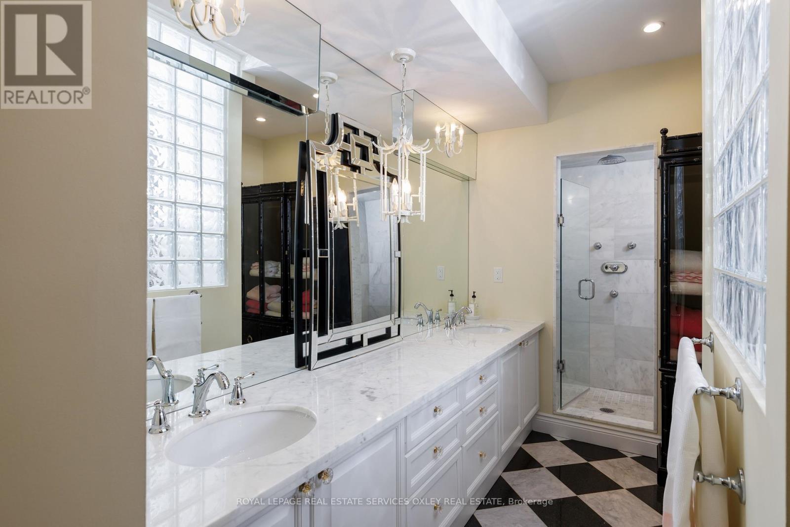 












184 BEDFORD ROAD

,
Toronto,




Ontario
M5R2K9

