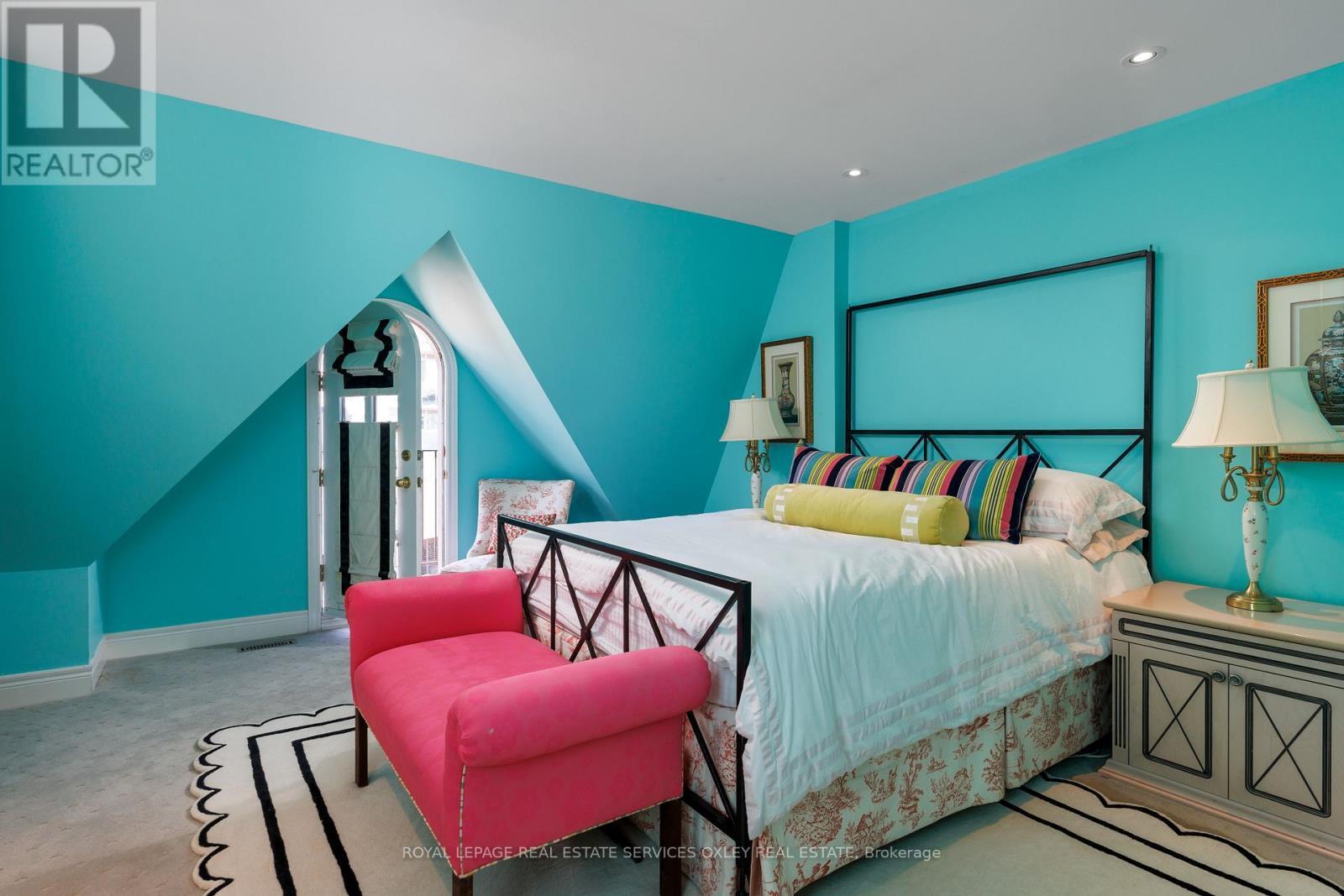 












184 BEDFORD ROAD

,
Toronto,




Ontario
M5R2K9

