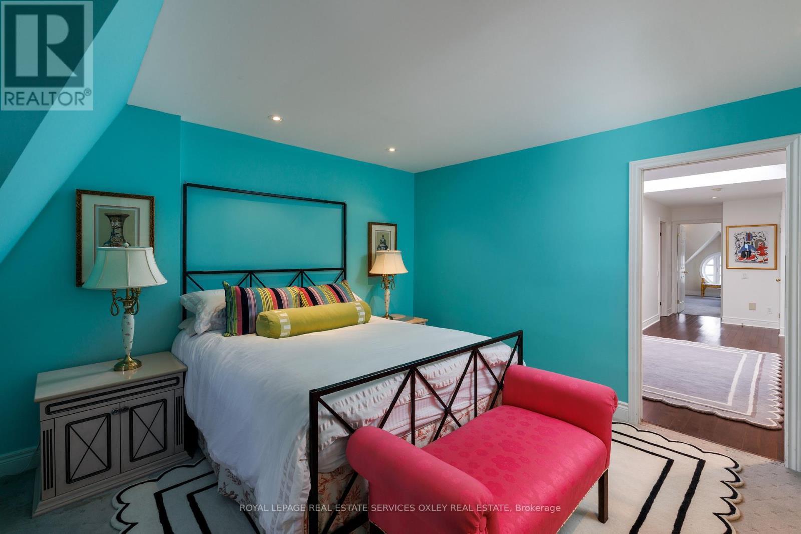 












184 BEDFORD ROAD

,
Toronto,




Ontario
M5R2K9

