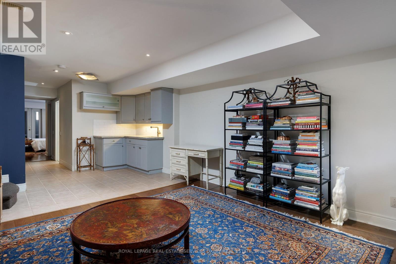 












184 BEDFORD ROAD

,
Toronto,




Ontario
M5R2K9

