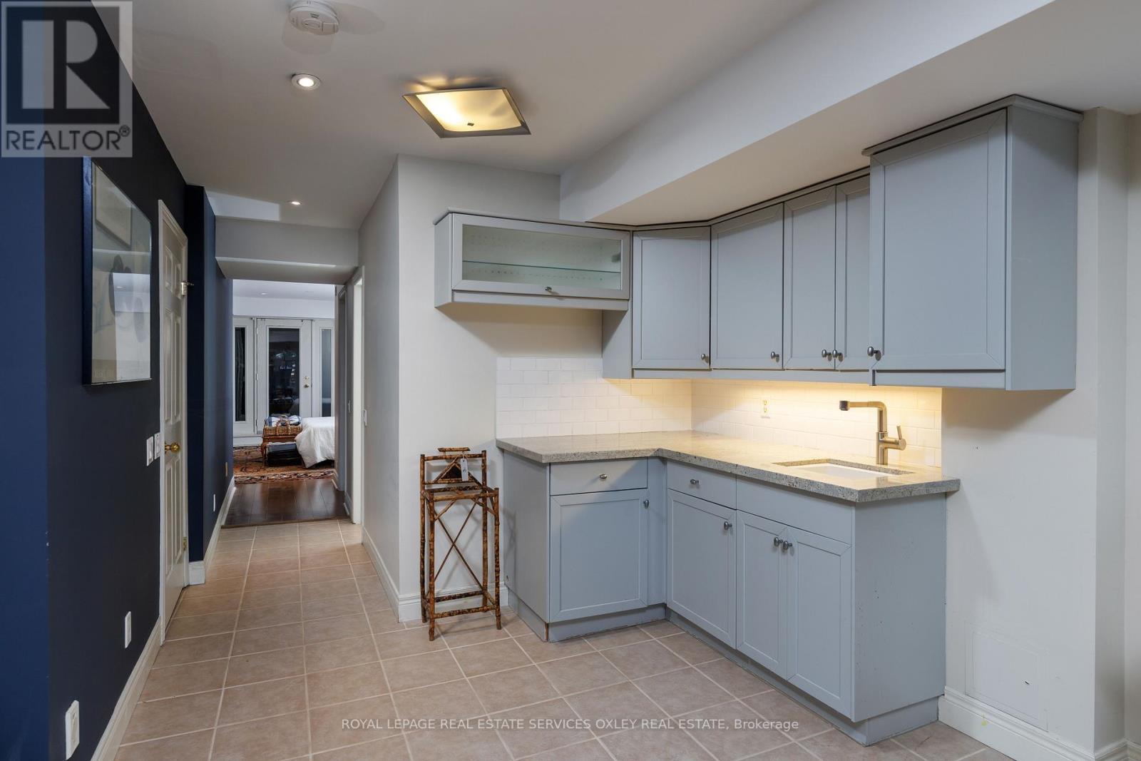 












184 BEDFORD ROAD

,
Toronto,




Ontario
M5R2K9

