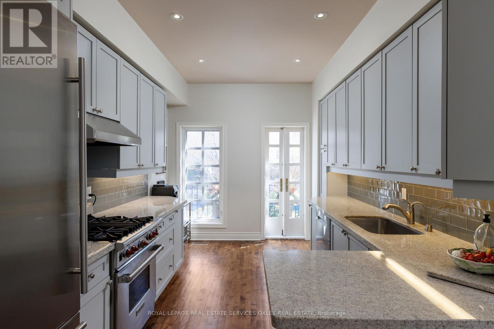 












184 BEDFORD ROAD

,
Toronto,




Ontario
M5R2K9

