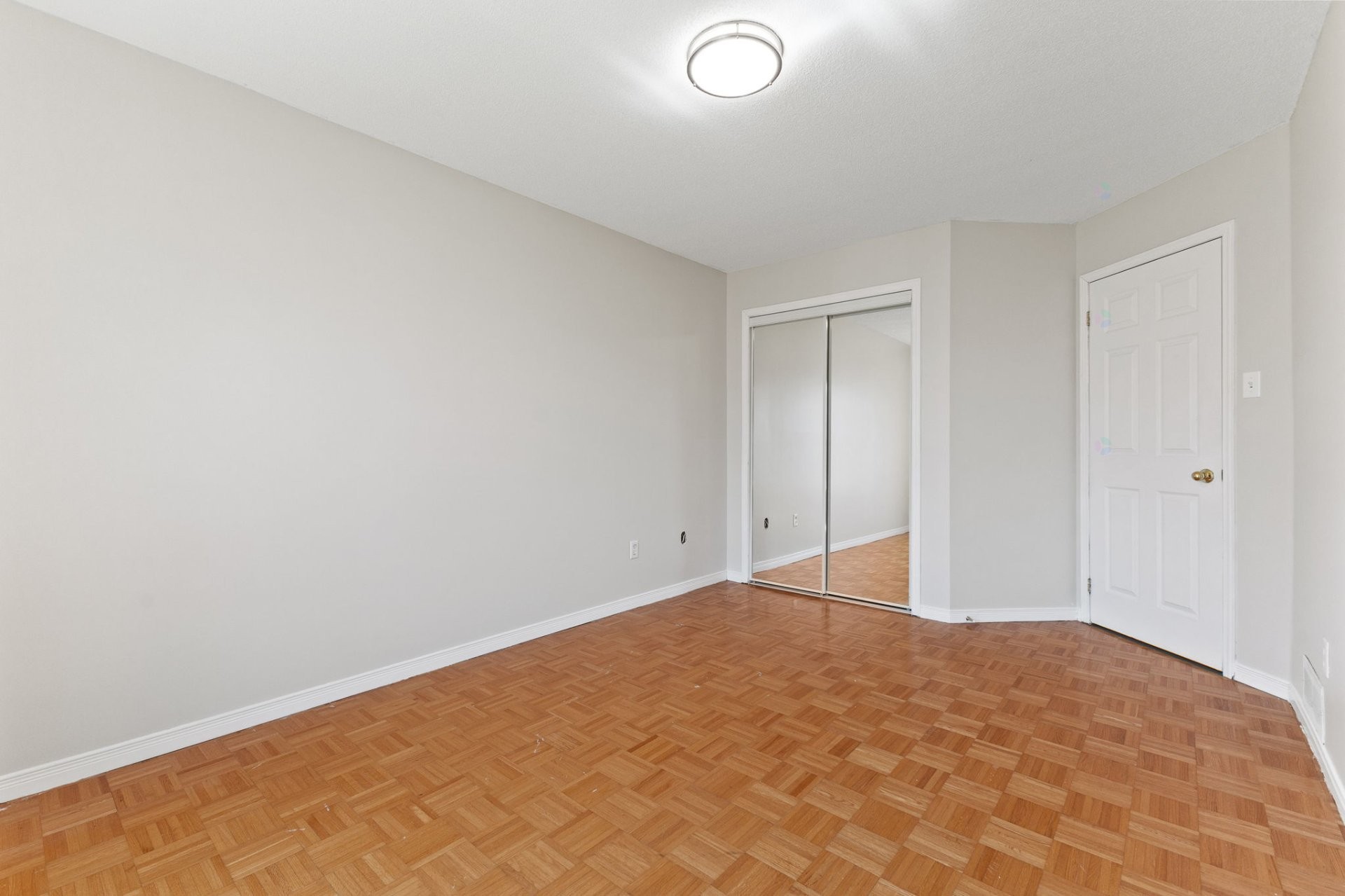 









467


Rue A.-Gibeault

,
Gatineau (Gatineau),




QC
J8R2S2

