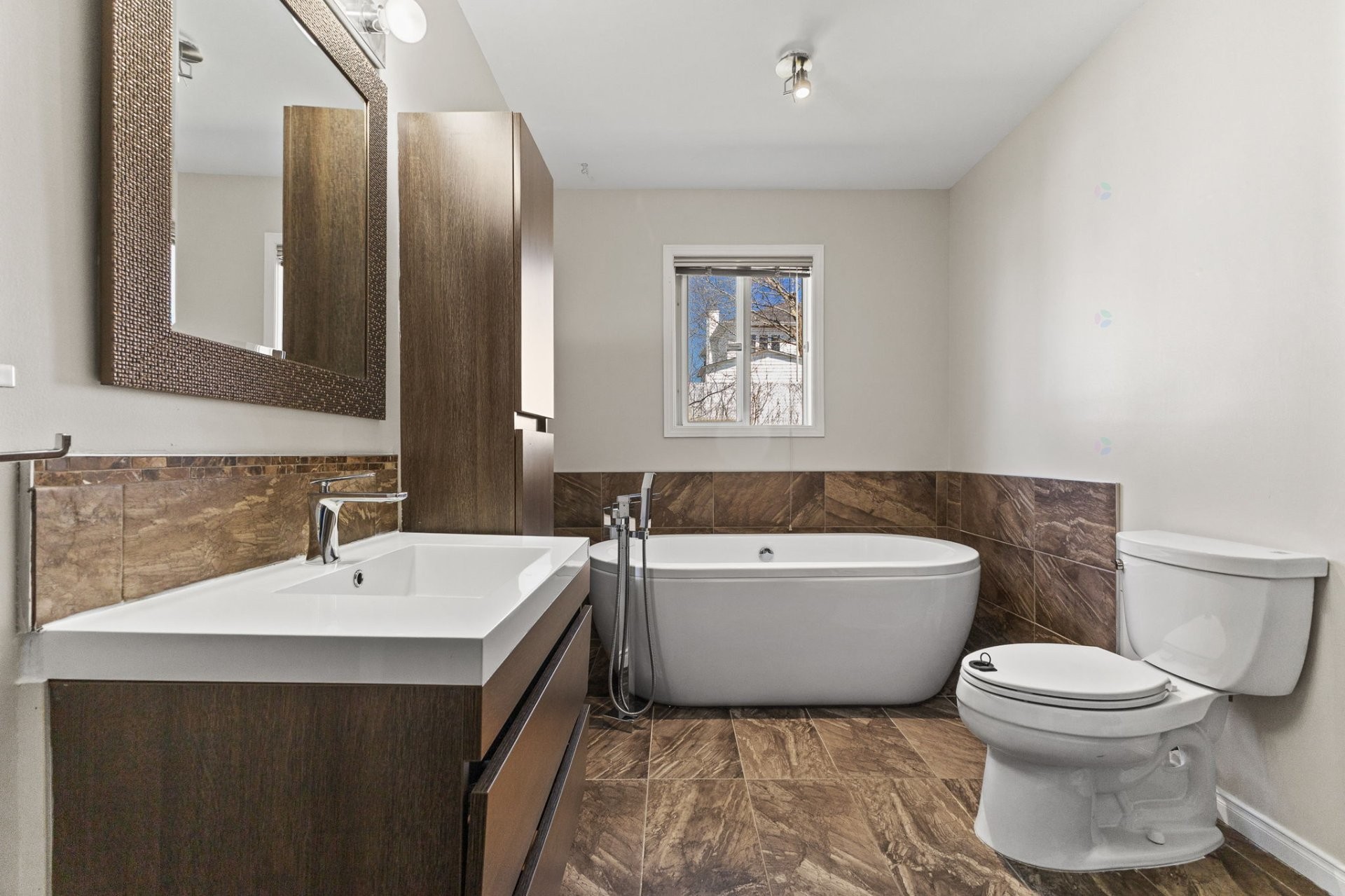 









467


Rue A.-Gibeault

,
Gatineau (Gatineau),




QC
J8R2S2

