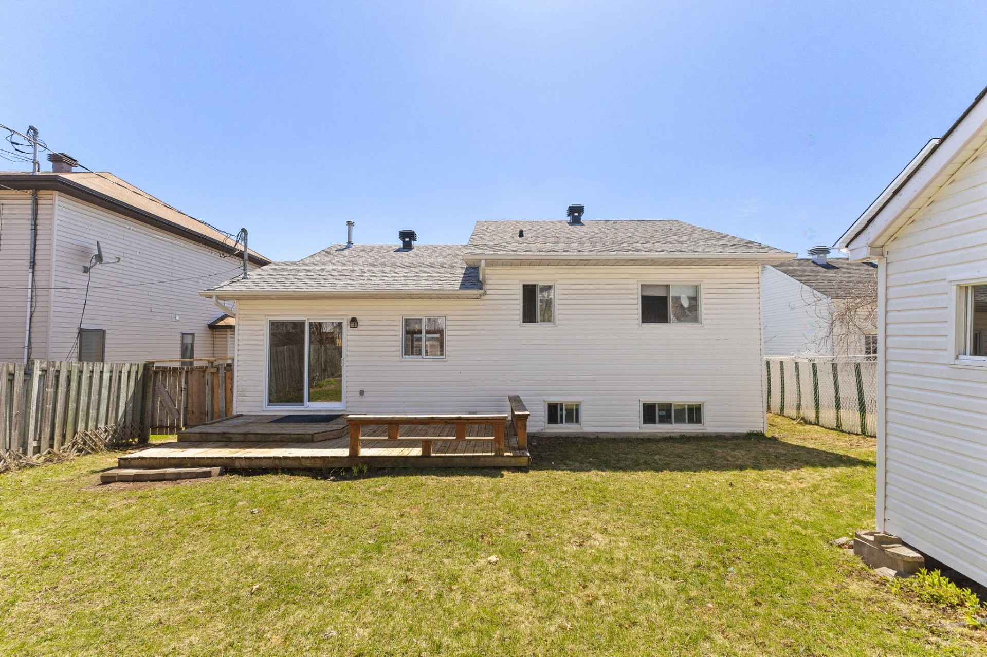 









467


Rue A.-Gibeault

,
Gatineau (Gatineau),




QC
J8R2S2

