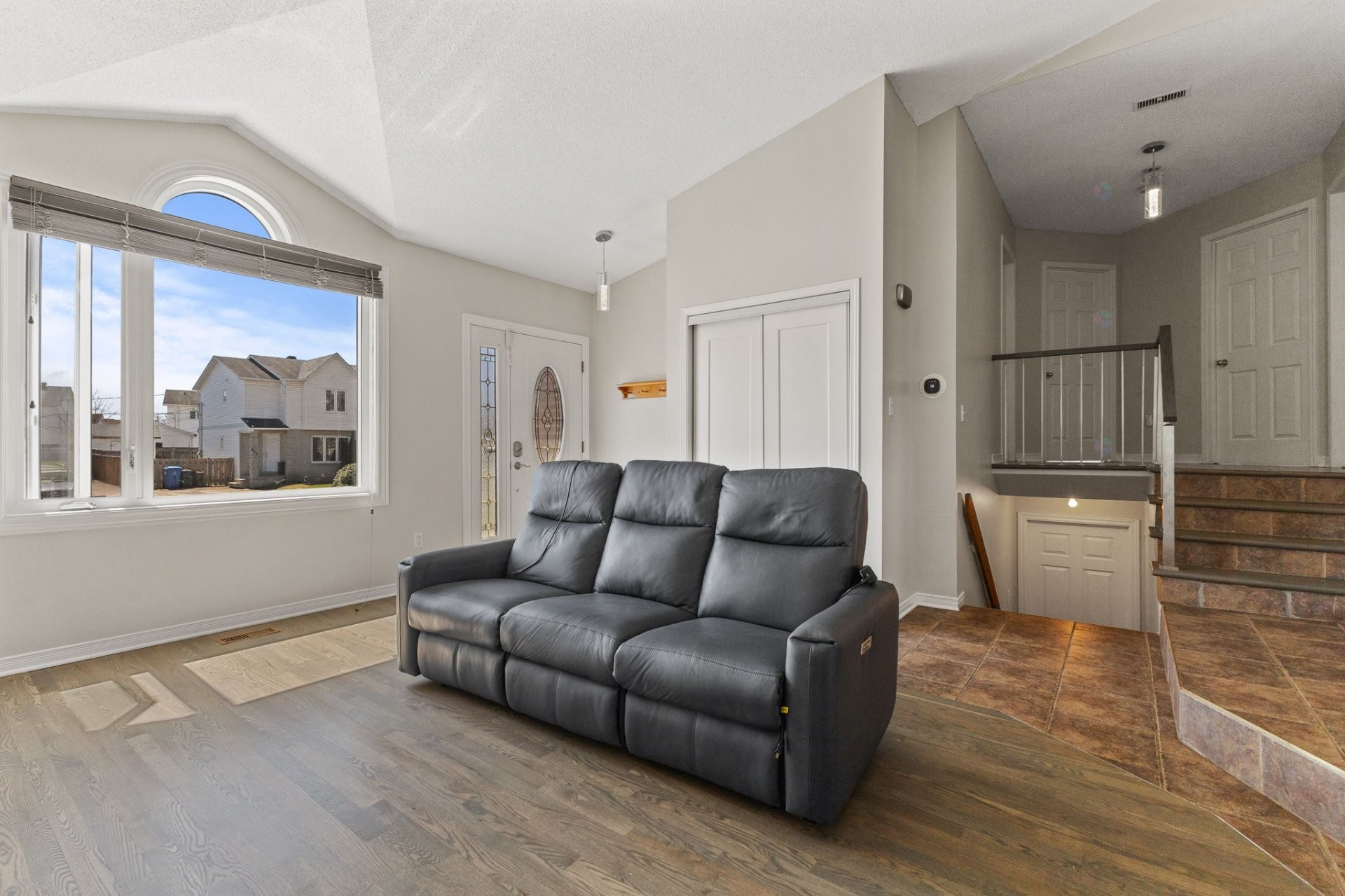 









467


Rue A.-Gibeault

,
Gatineau (Gatineau),




QC
J8R2S2

