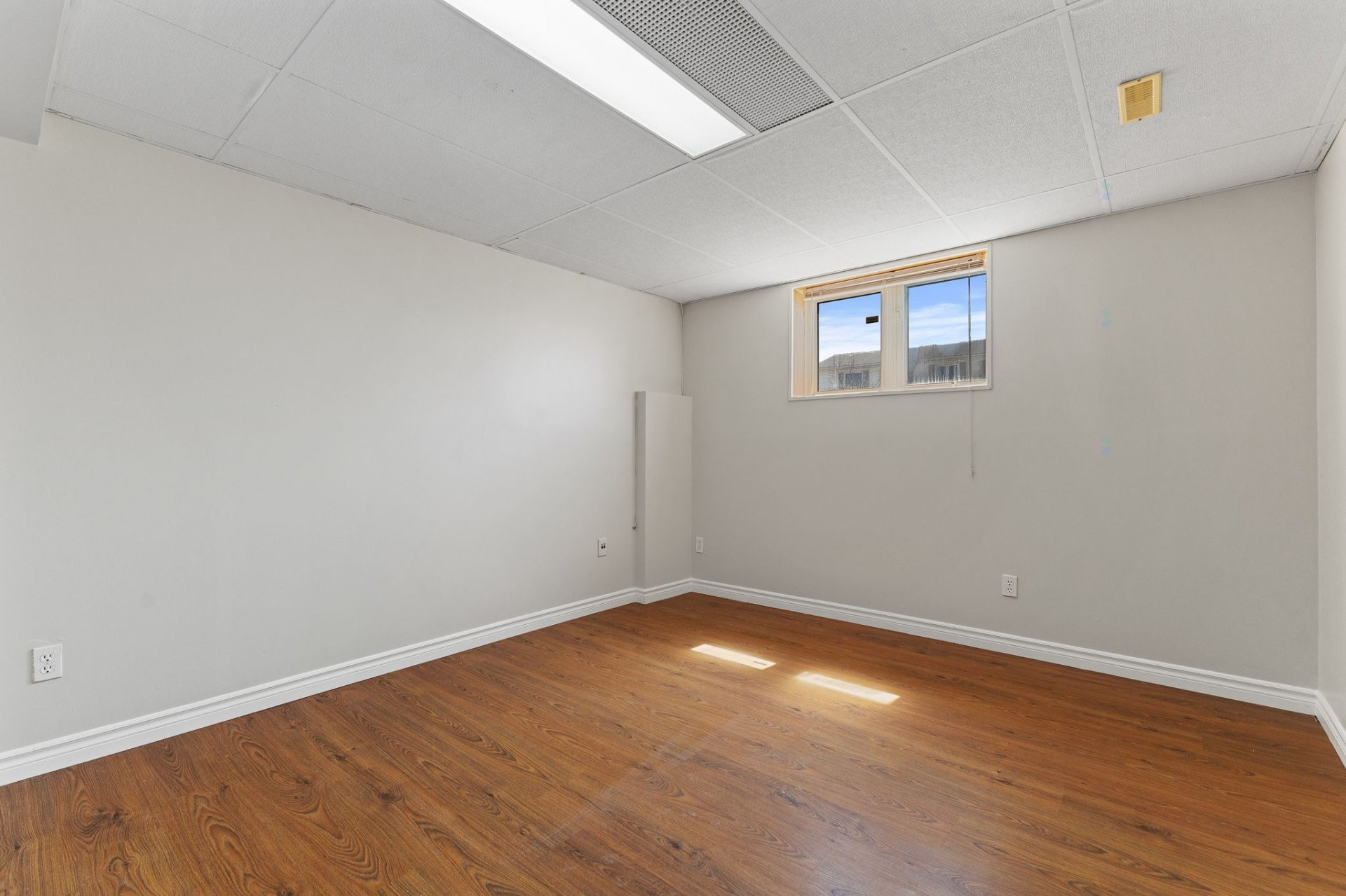 









467


Rue A.-Gibeault

,
Gatineau (Gatineau),




QC
J8R2S2

