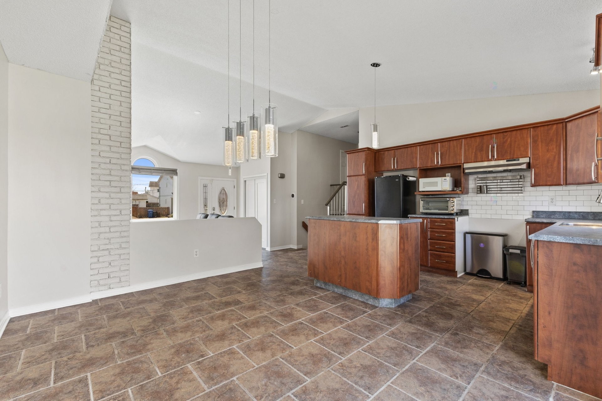 









467


Rue A.-Gibeault

,
Gatineau (Gatineau),




QC
J8R2S2


