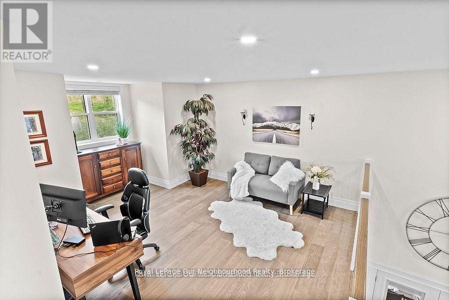 












4601 RICE LAKE DRIVE S

,
Hamilton Township (Bewdley),




Ontario
L1A3V6

