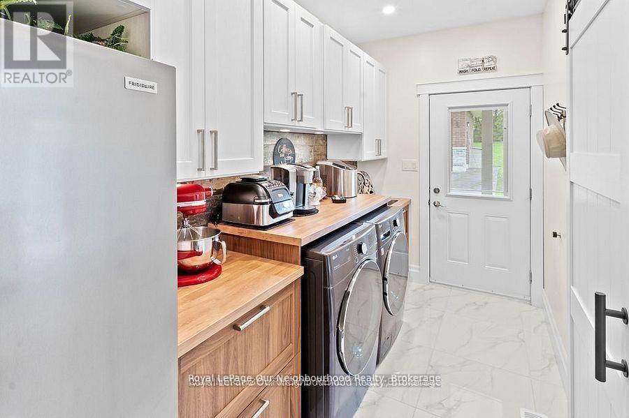 












4601 RICE LAKE DRIVE S

,
Hamilton Township (Bewdley),




Ontario
L1A3V6

