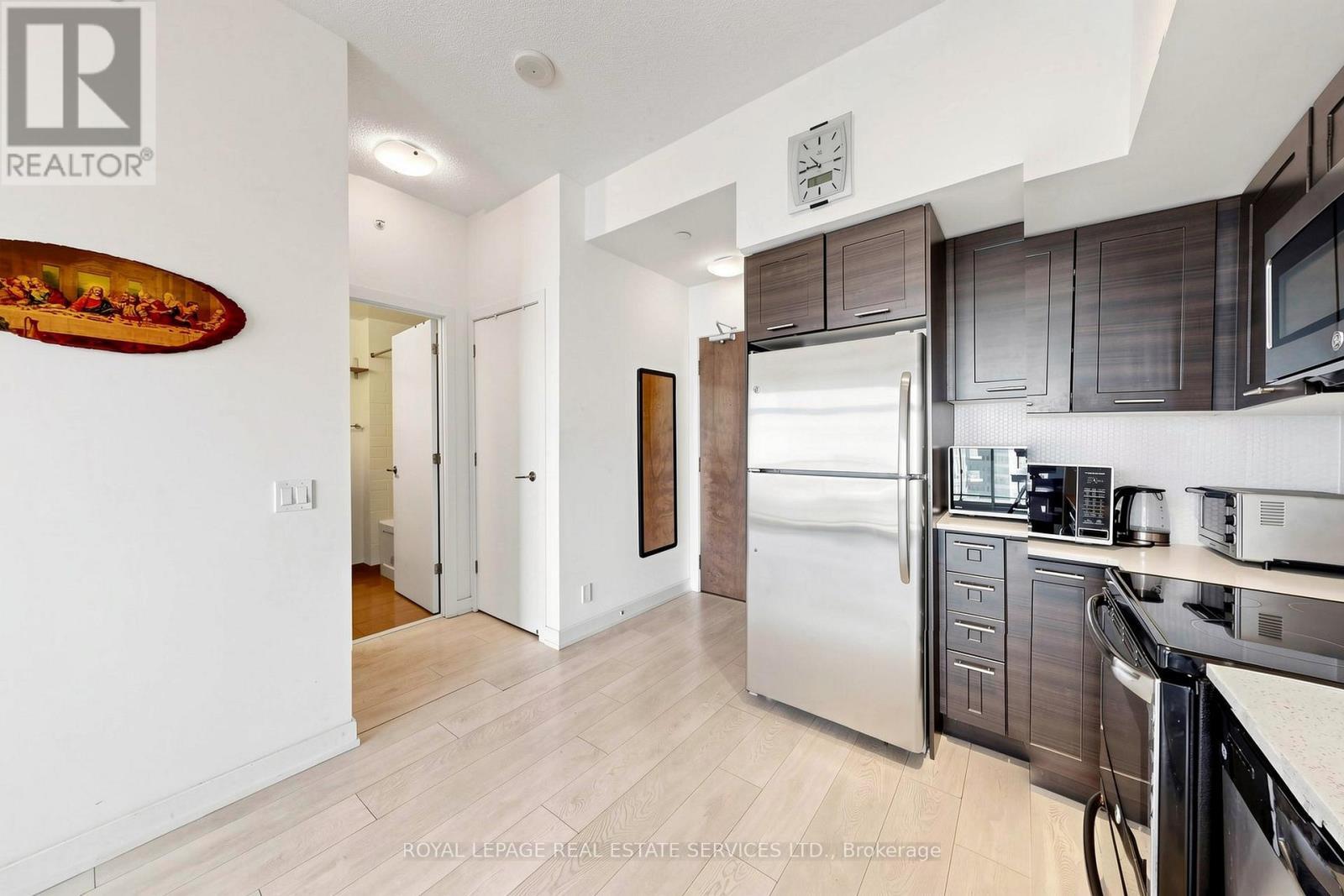 












2903 - 2200 LAKE SHORE BOULEVARD W

,
Toronto,




Ontario
M8V1A4

