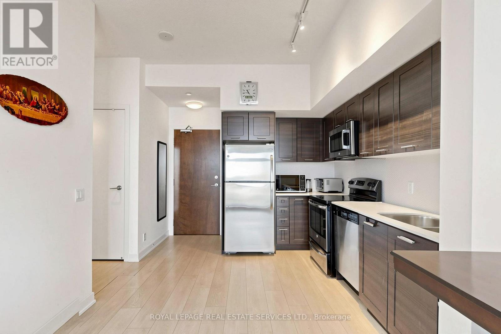 












2903 - 2200 LAKE SHORE BOULEVARD W

,
Toronto,




Ontario
M8V1A4

