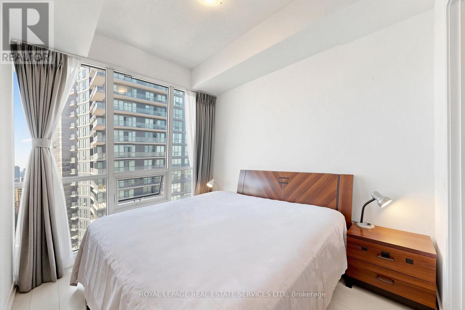












2903 - 2200 LAKE SHORE BOULEVARD W

,
Toronto,




Ontario
M8V1A4

