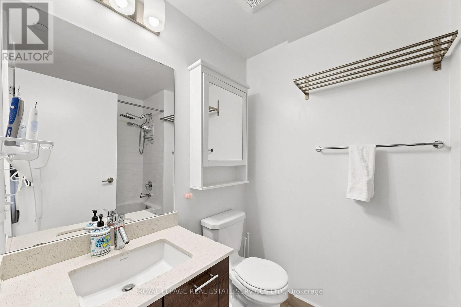 












2903 - 2200 LAKE SHORE BOULEVARD W

,
Toronto,




Ontario
M8V1A4

