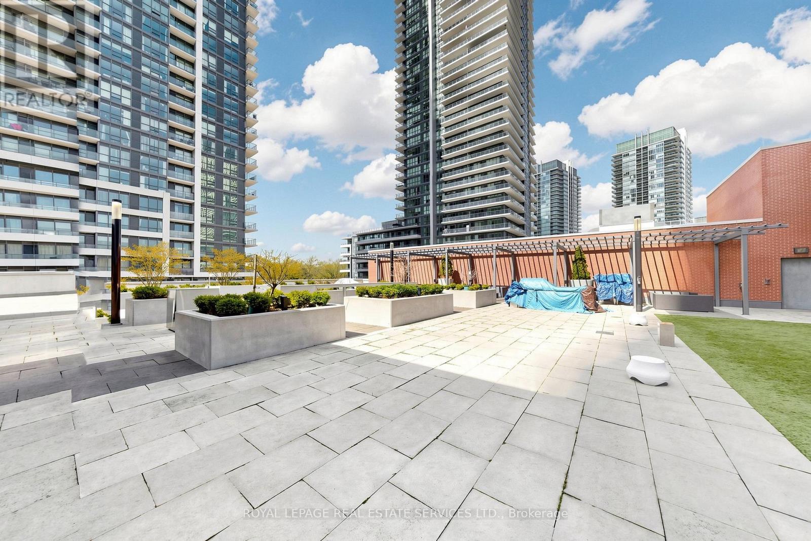 












2903 - 2200 LAKE SHORE BOULEVARD W

,
Toronto,




Ontario
M8V1A4

