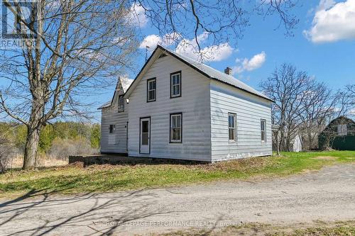 Plenty of parking in the driveway