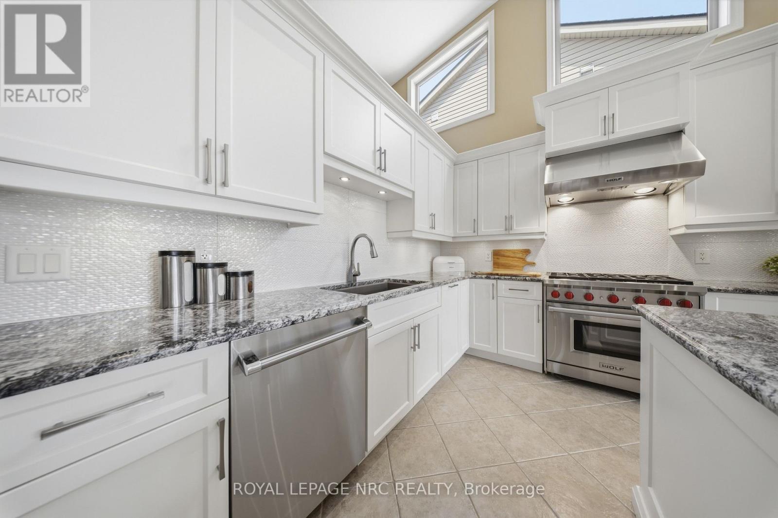 












8684 MCGARRY DRIVE

,
Niagara Falls (Forestview),




Ontario
L2H3N7

