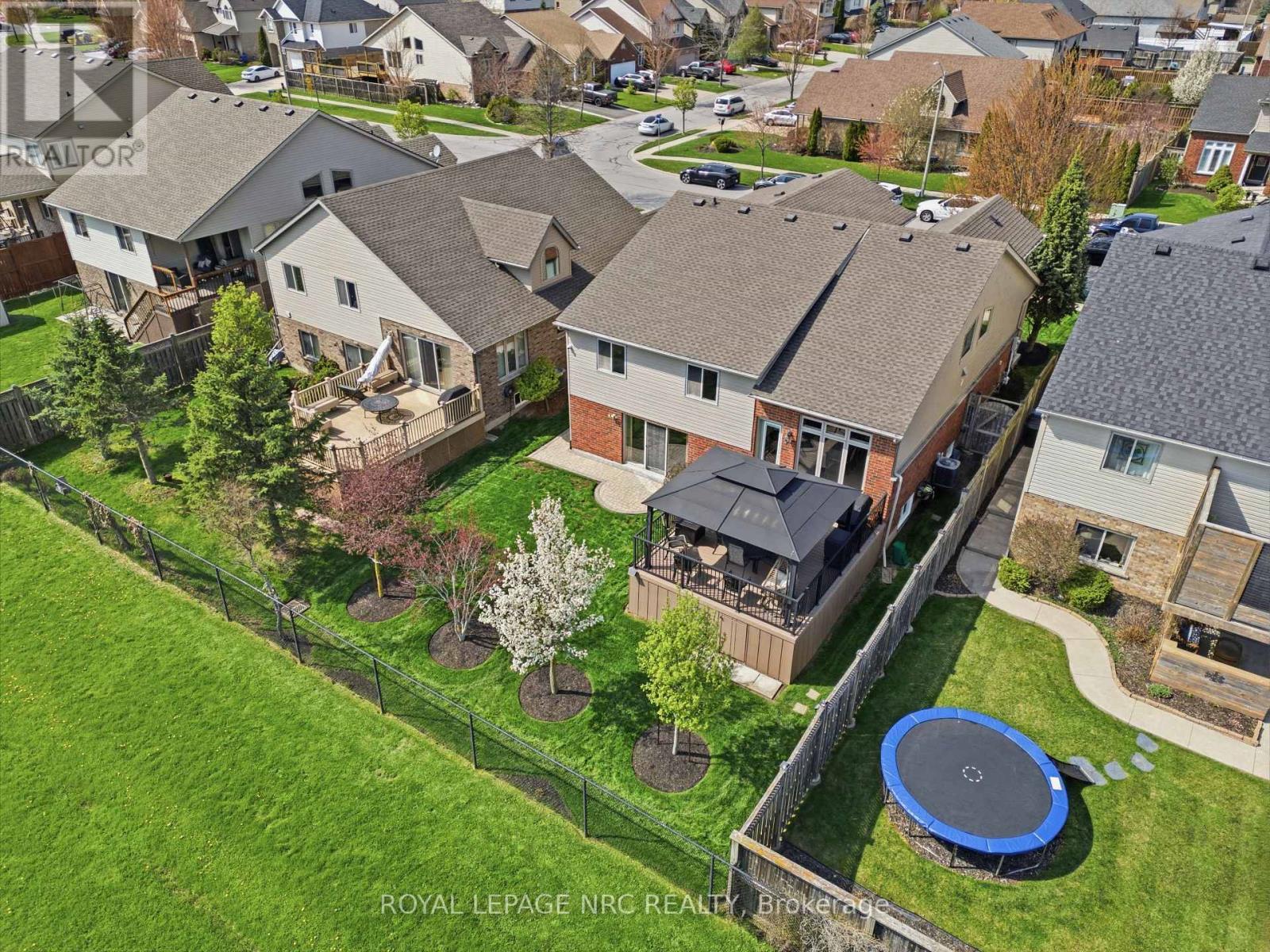 












8684 MCGARRY DRIVE

,
Niagara Falls (Forestview),




Ontario
L2H3N7

