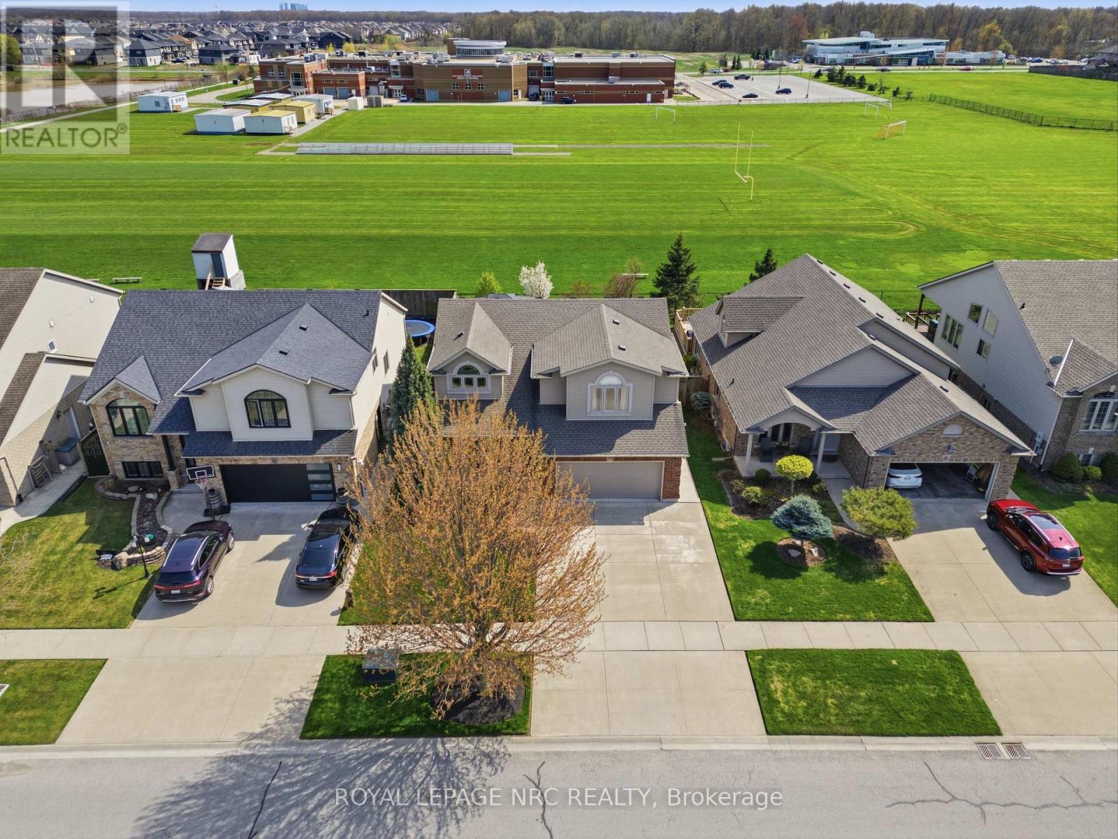 












8684 MCGARRY DRIVE

,
Niagara Falls (Forestview),




Ontario
L2H3N7

