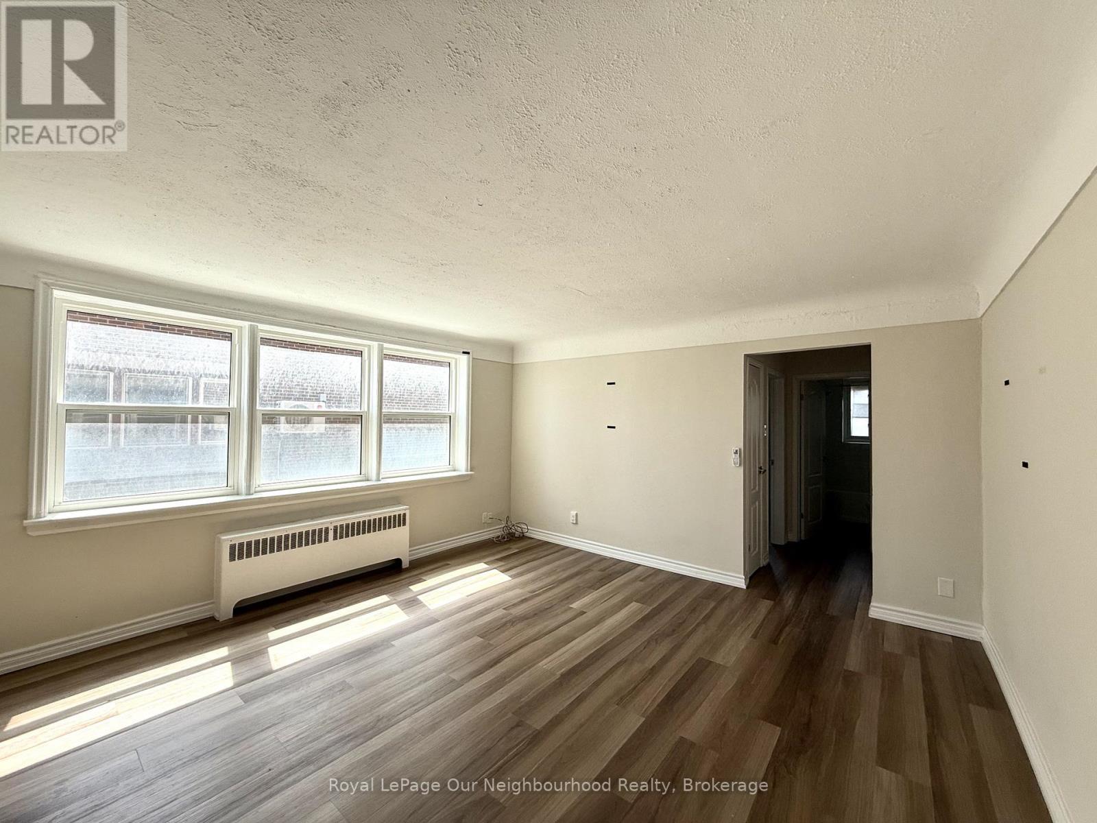 












1 - 10 CROSTHWAITE AVENUE S

,
Hamilton (Bartonville),




Ontario
L8K2T8

