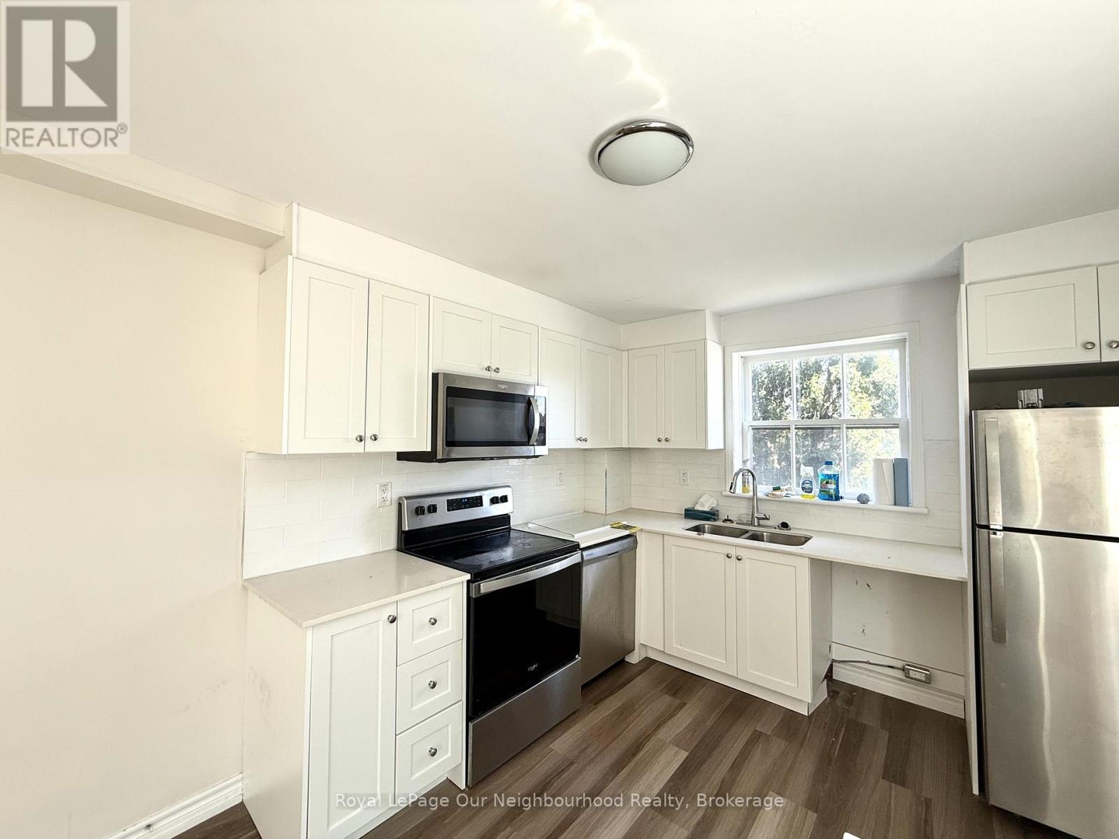 












1 - 10 CROSTHWAITE AVENUE S

,
Hamilton (Bartonville),




Ontario
L8K2T8


