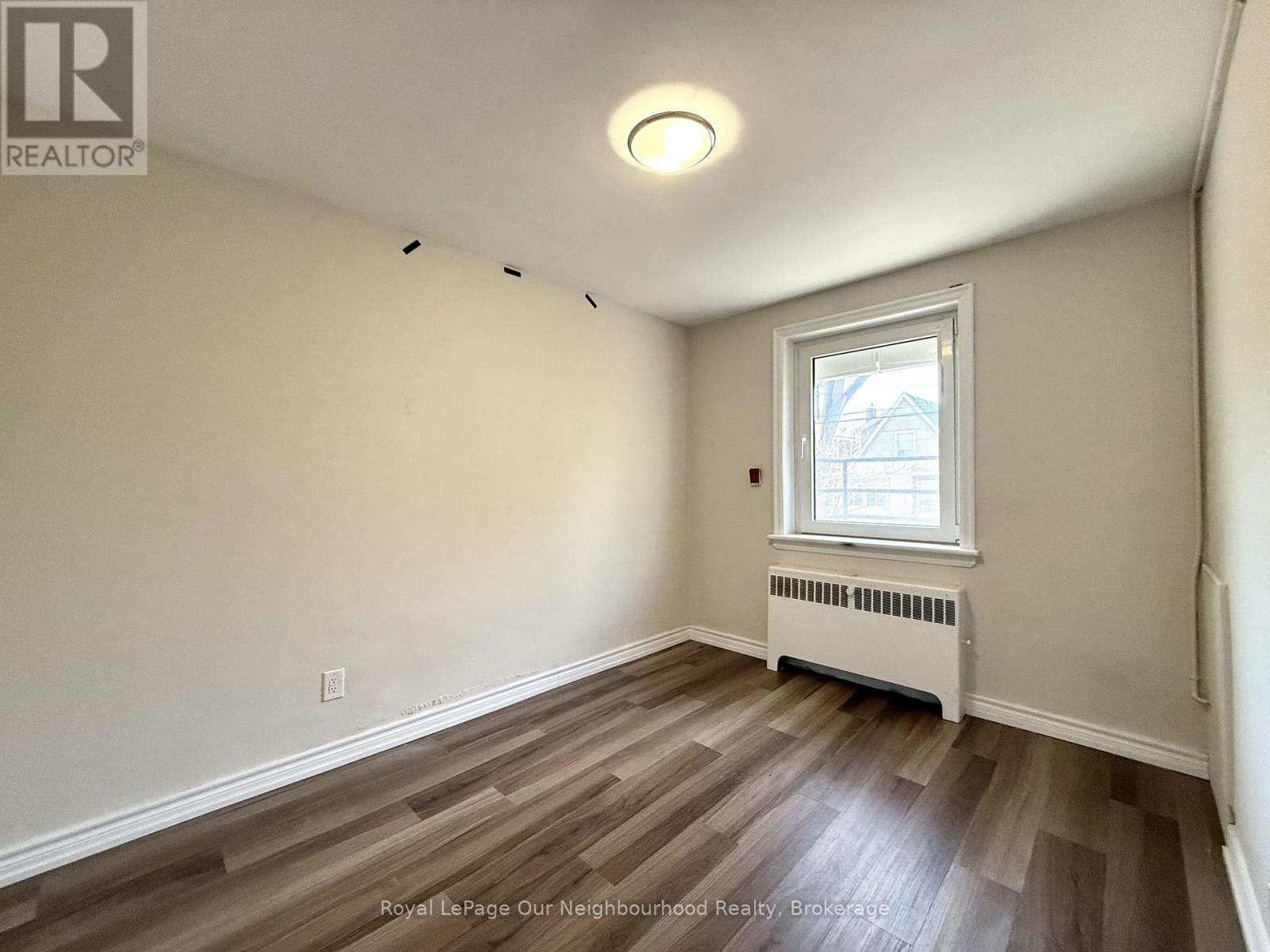 












1 - 10 CROSTHWAITE AVENUE S

,
Hamilton (Bartonville),




Ontario
L8K2T8

