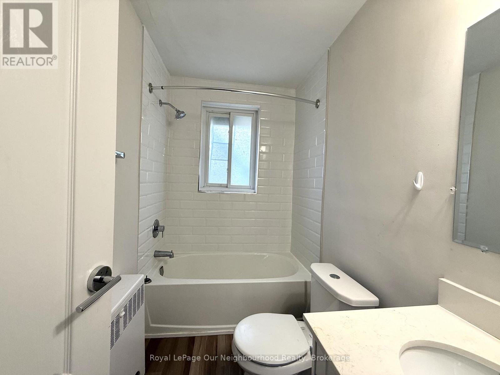 












1 - 10 CROSTHWAITE AVENUE S

,
Hamilton (Bartonville),




Ontario
L8K2T8


