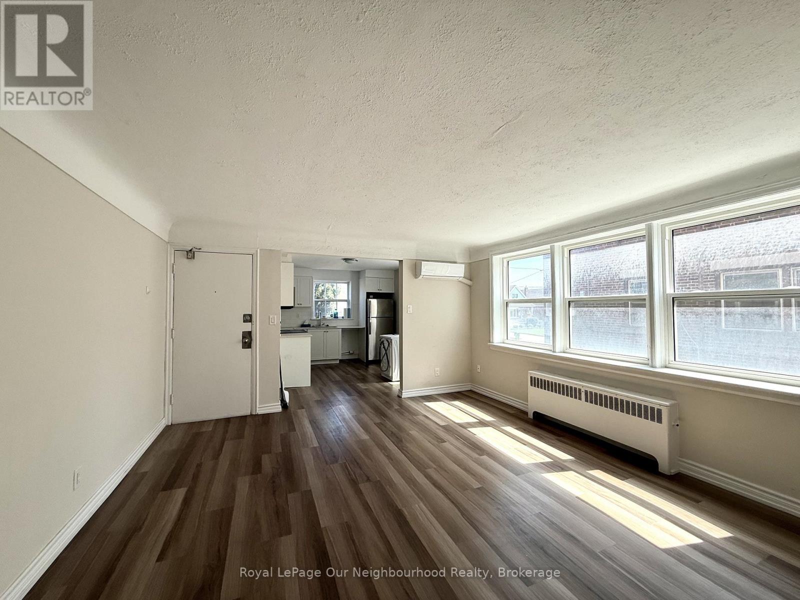 












1 - 10 CROSTHWAITE AVENUE S

,
Hamilton (Bartonville),




Ontario
L8K2T8

