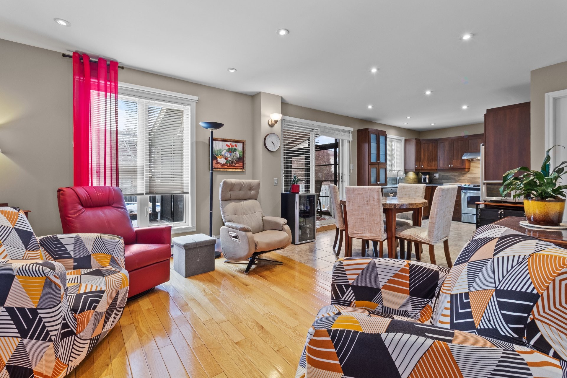 









3344


Rue Pierre-Thomas-Hurteau

,
Longueuil (Saint-Hubert),




QC
J3Y8P3

