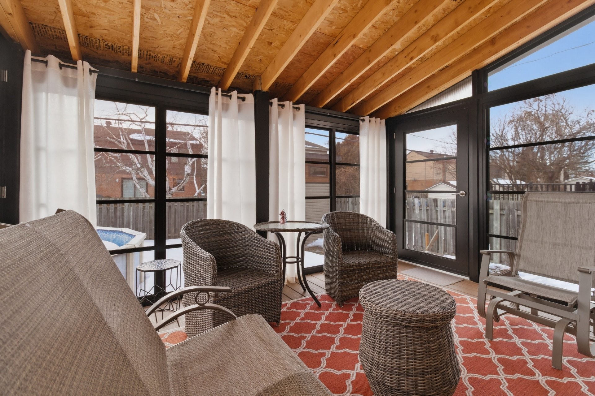 









3344


Rue Pierre-Thomas-Hurteau

,
Longueuil (Saint-Hubert),




QC
J3Y8P3

