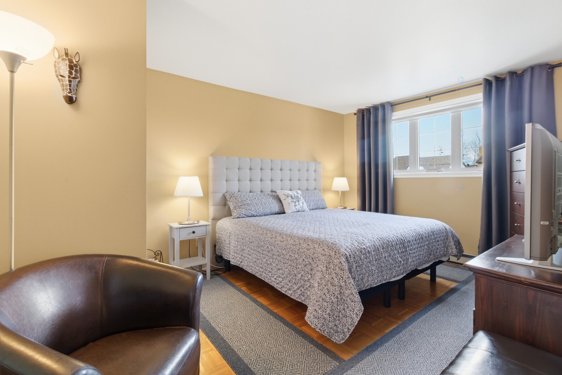 









3344


Rue Pierre-Thomas-Hurteau

,
Longueuil (Saint-Hubert),




QC
J3Y8P3

