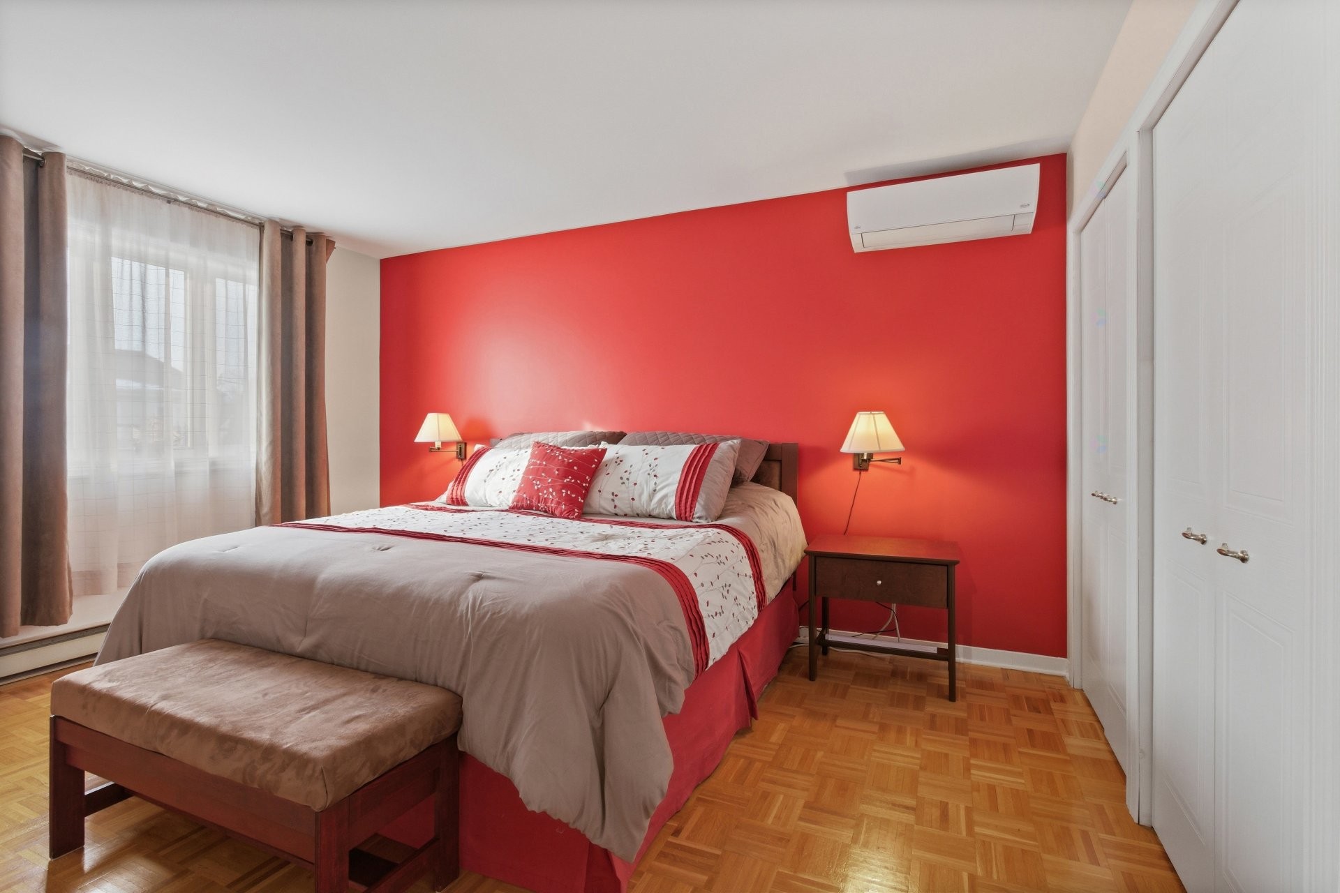 









3344


Rue Pierre-Thomas-Hurteau

,
Longueuil (Saint-Hubert),




QC
J3Y8P3

