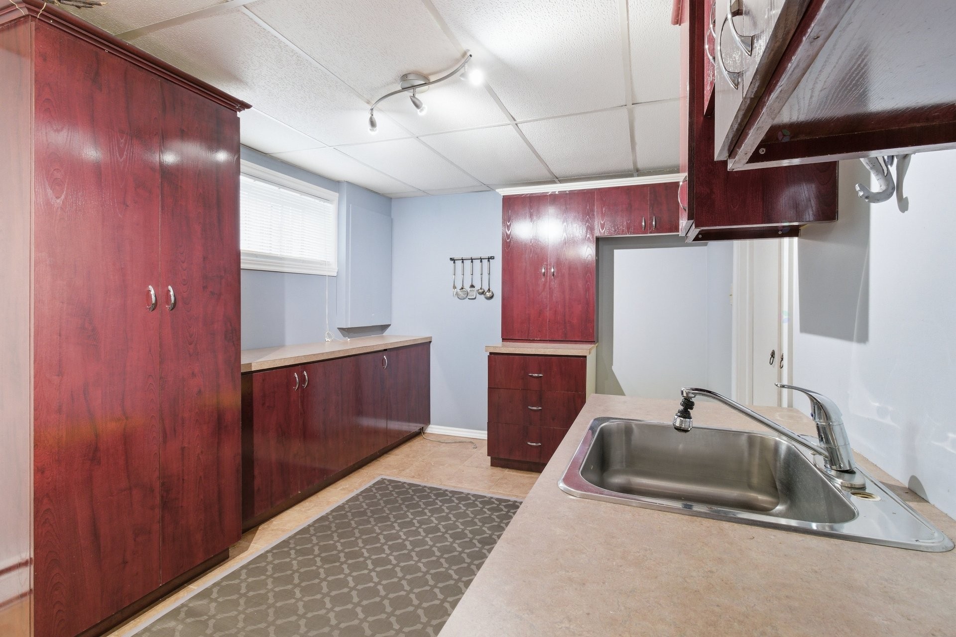 









3344


Rue Pierre-Thomas-Hurteau

,
Longueuil (Saint-Hubert),




QC
J3Y8P3

