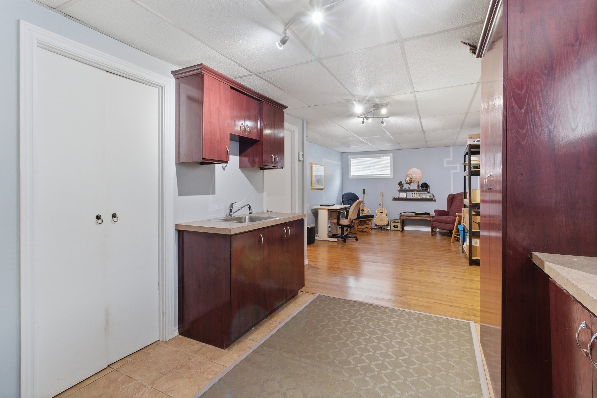 









3344


Rue Pierre-Thomas-Hurteau

,
Longueuil (Saint-Hubert),




QC
J3Y8P3

