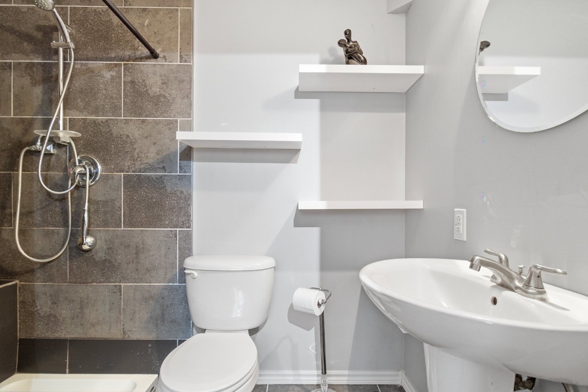 









3344


Rue Pierre-Thomas-Hurteau

,
Longueuil (Saint-Hubert),




QC
J3Y8P3

