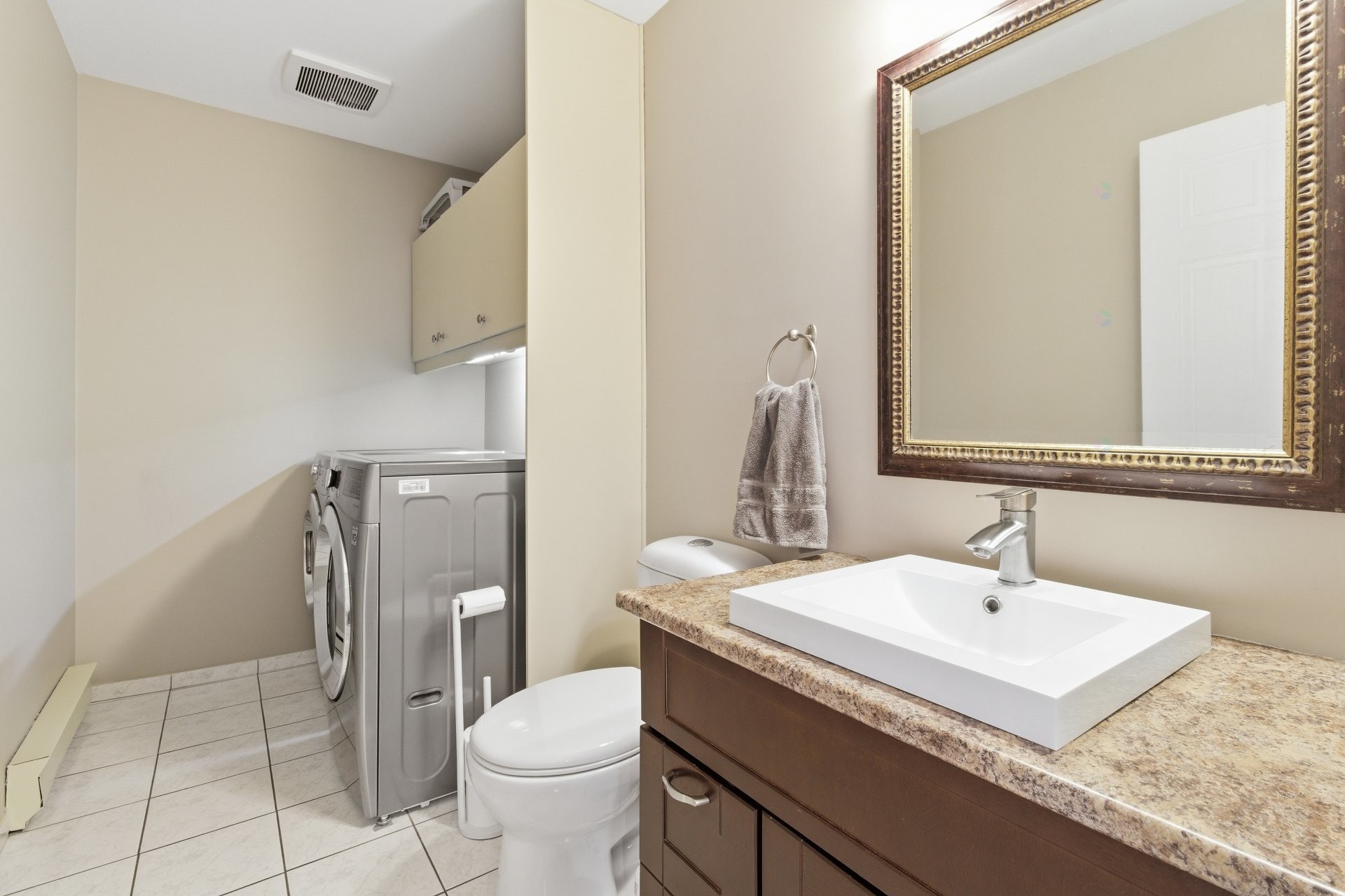 









3344


Rue Pierre-Thomas-Hurteau

,
Longueuil (Saint-Hubert),




QC
J3Y8P3

