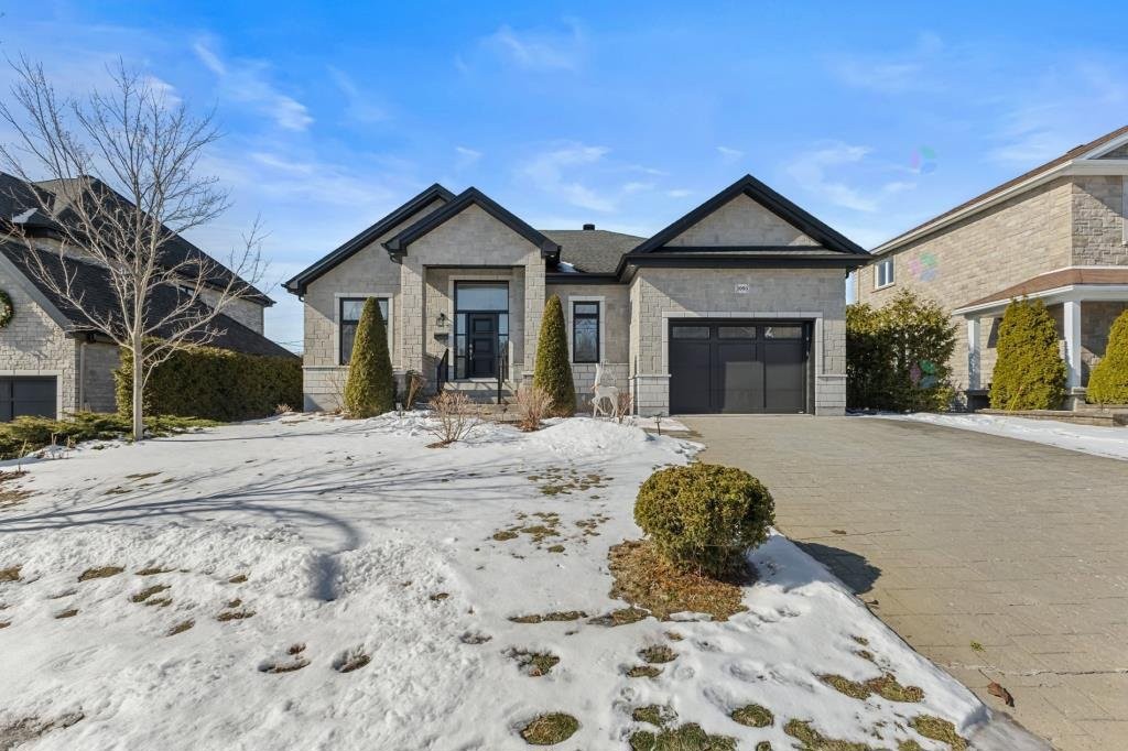 









2093


Rue Colbert

,
Saint-Bruno-de-Montarville,




QC
J3V4Y1


