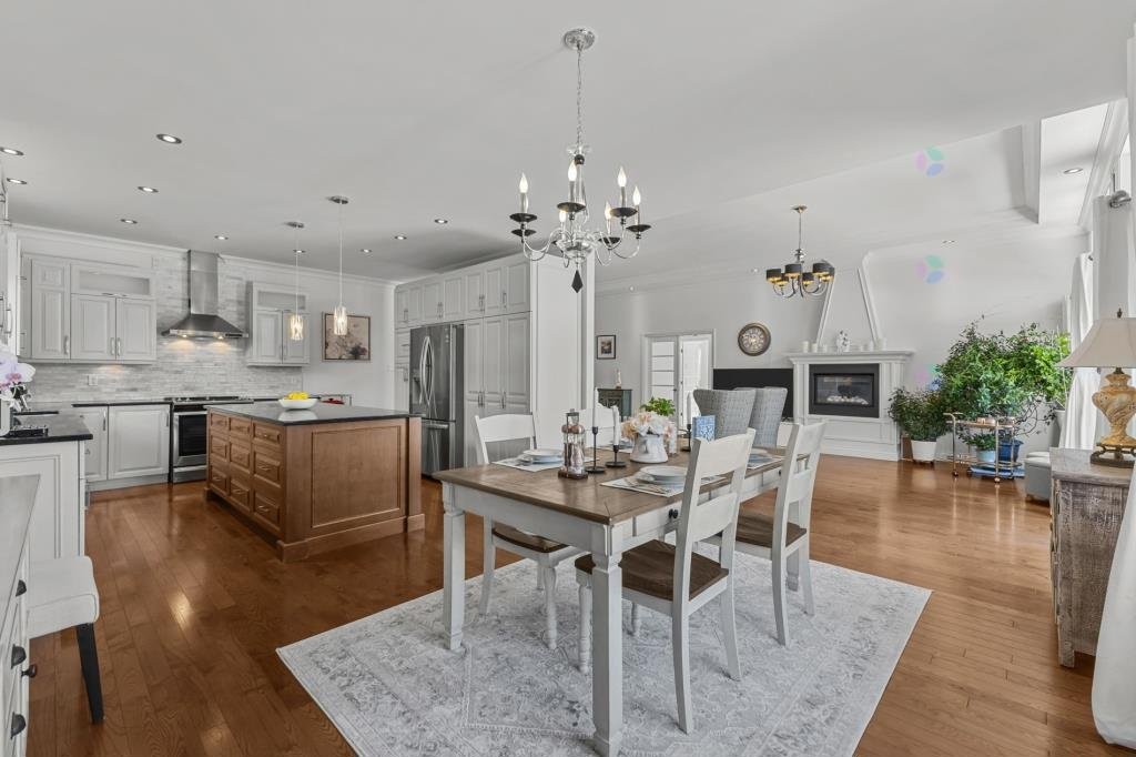 









2093


Rue Colbert

,
Saint-Bruno-de-Montarville,




QC
J3V4Y1

