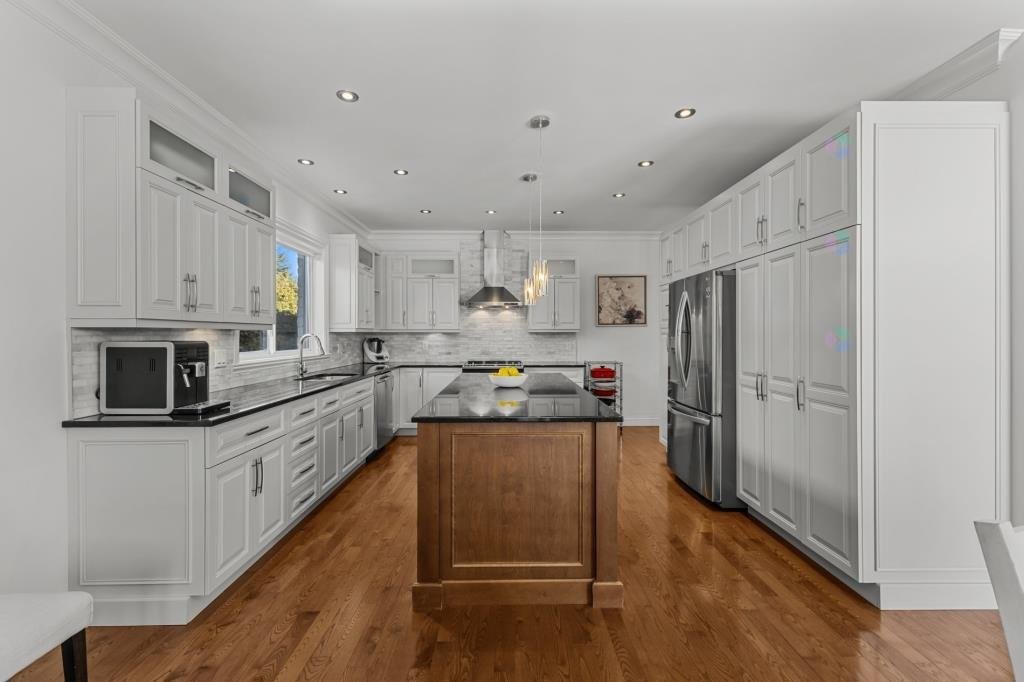 









2093


Rue Colbert

,
Saint-Bruno-de-Montarville,




QC
J3V4Y1

