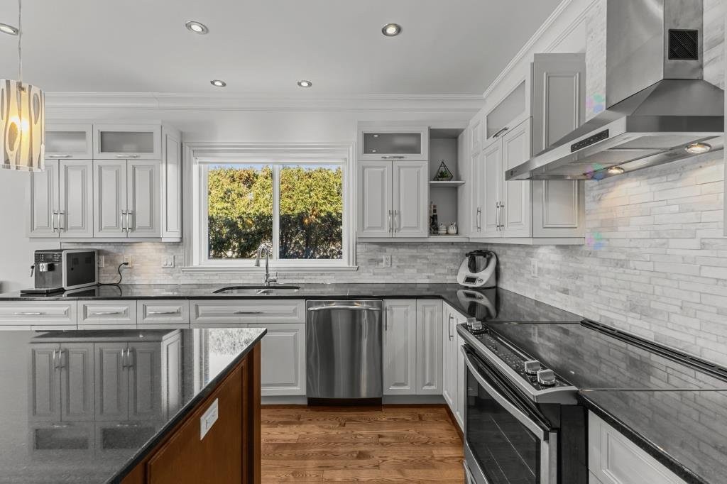 









2093


Rue Colbert

,
Saint-Bruno-de-Montarville,




QC
J3V4Y1

