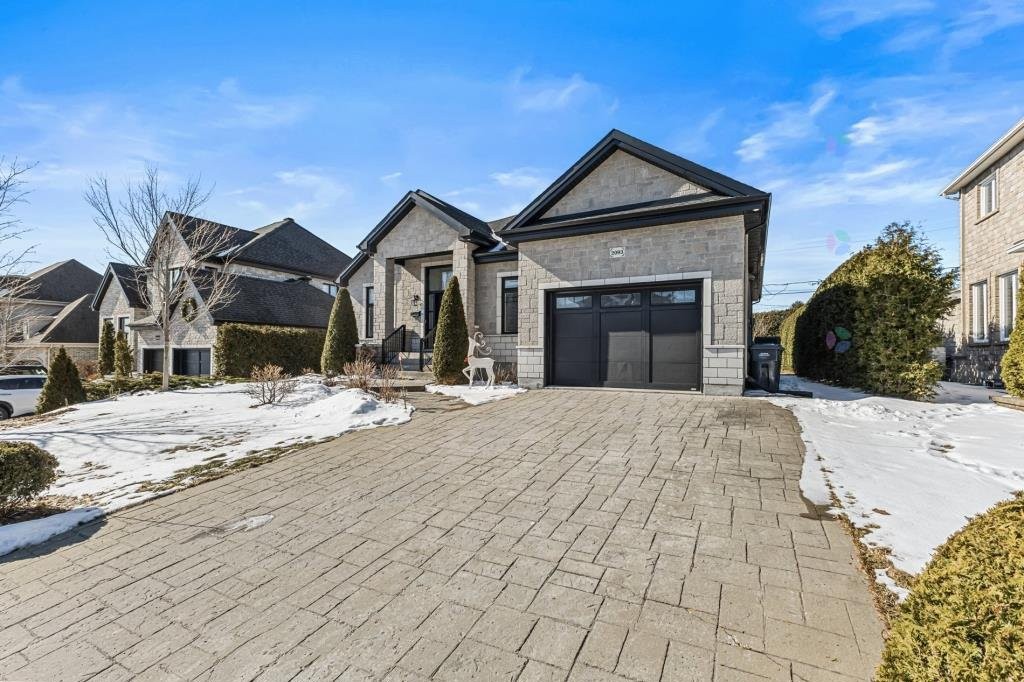 









2093


Rue Colbert

,
Saint-Bruno-de-Montarville,




QC
J3V4Y1

