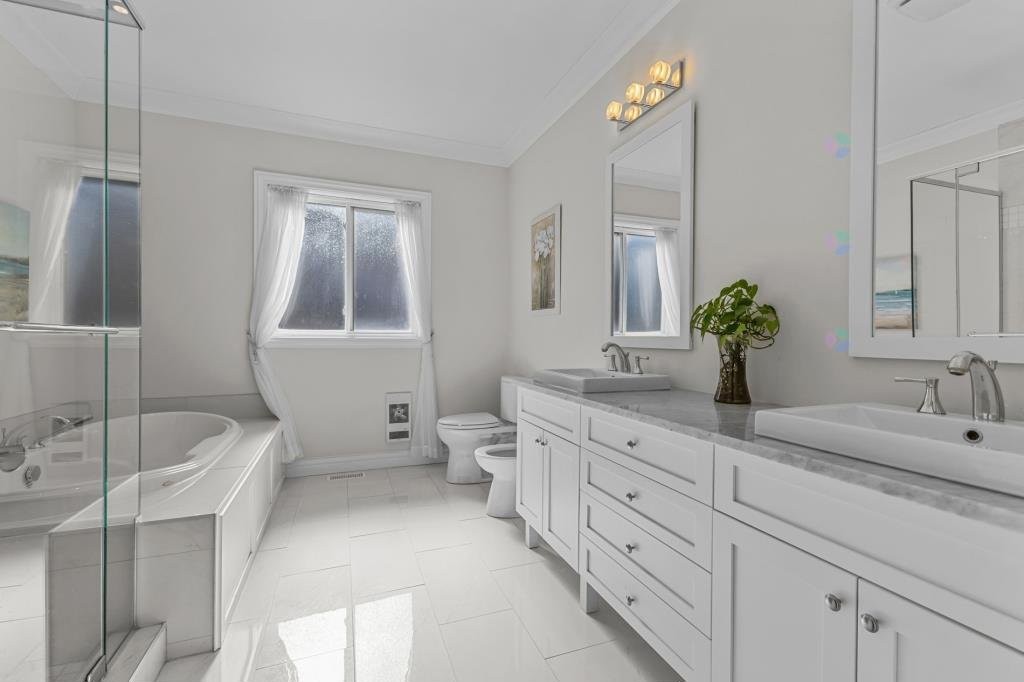 









2093


Rue Colbert

,
Saint-Bruno-de-Montarville,




QC
J3V4Y1

