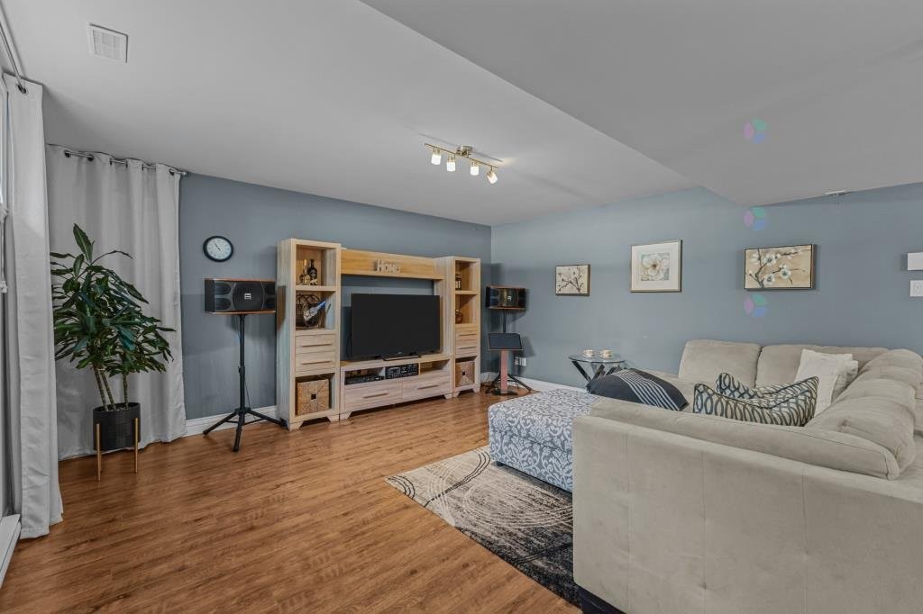 









2093


Rue Colbert

,
Saint-Bruno-de-Montarville,




QC
J3V4Y1

