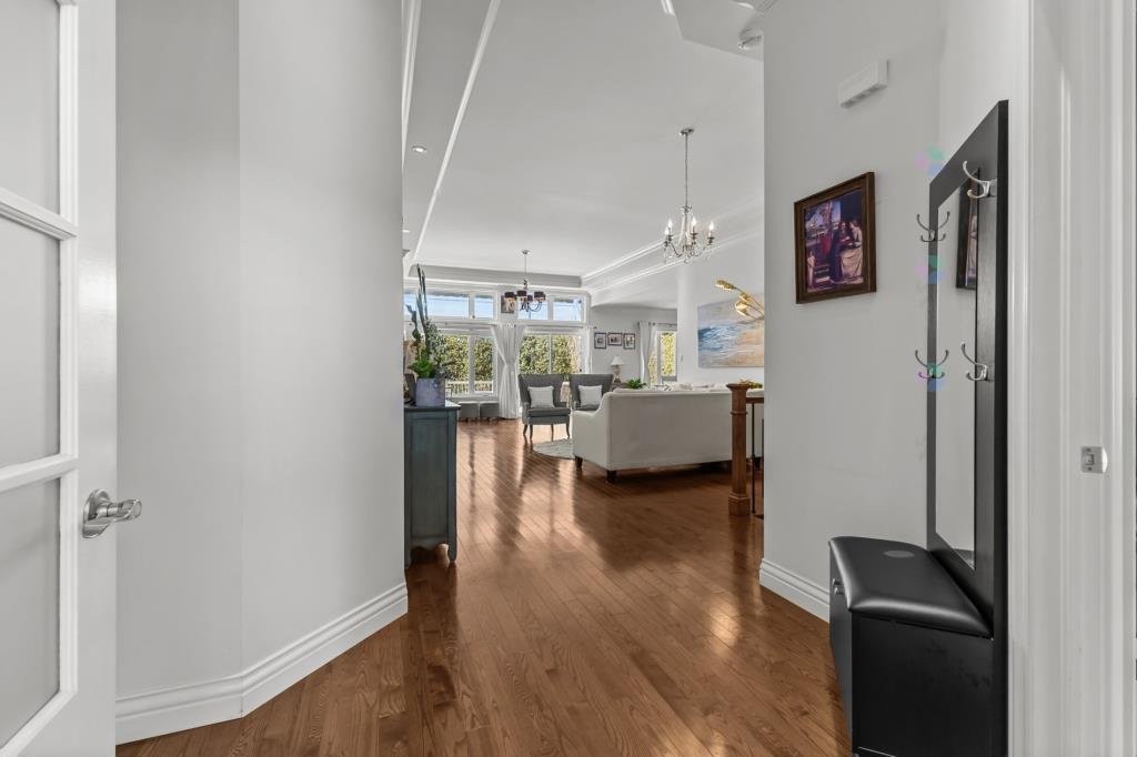 









2093


Rue Colbert

,
Saint-Bruno-de-Montarville,




QC
J3V4Y1

