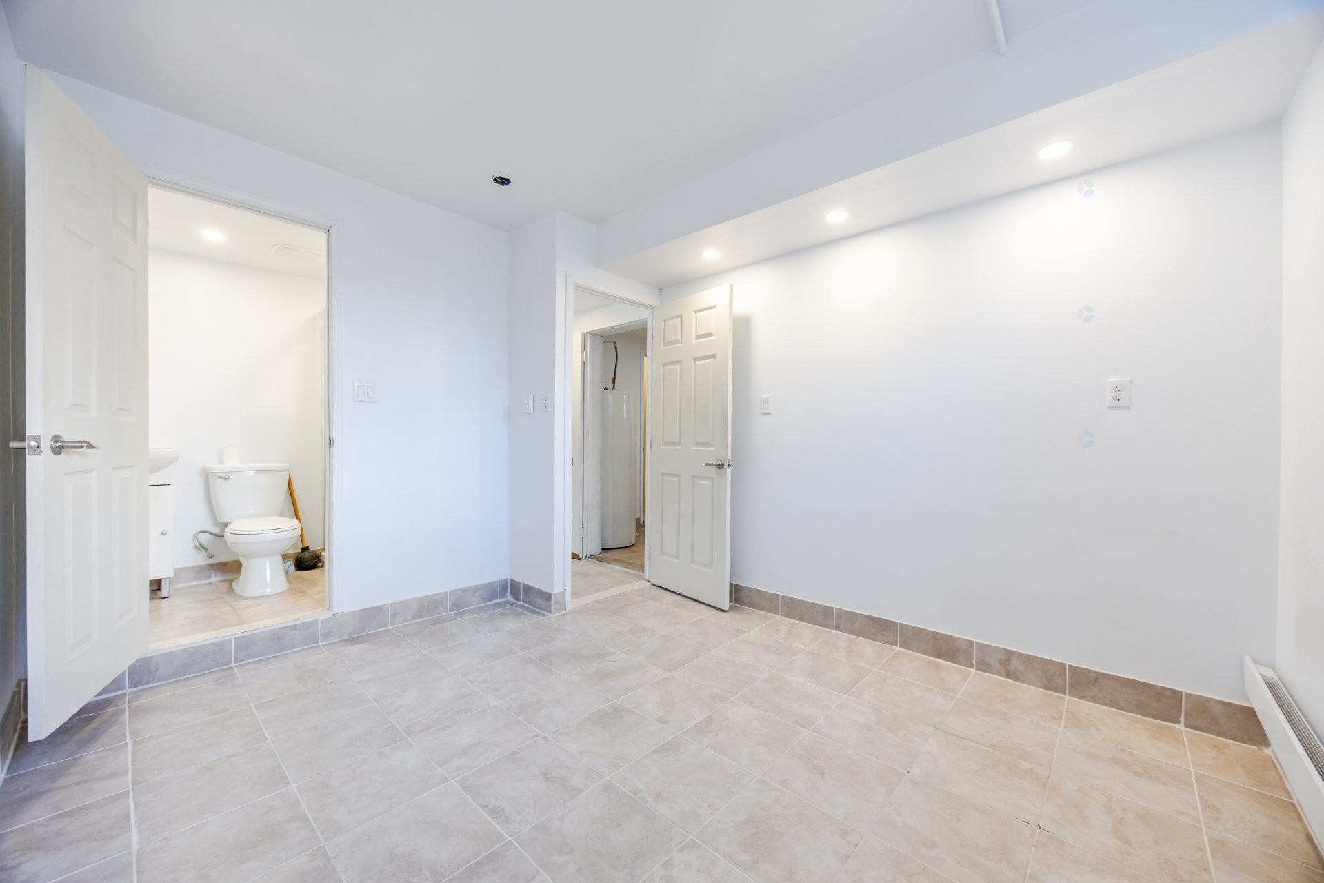 









661

 - 665


Rue Fleury O.

,
Montréal (Ahuntsic-Cartierville),




QC
H3L1W5

