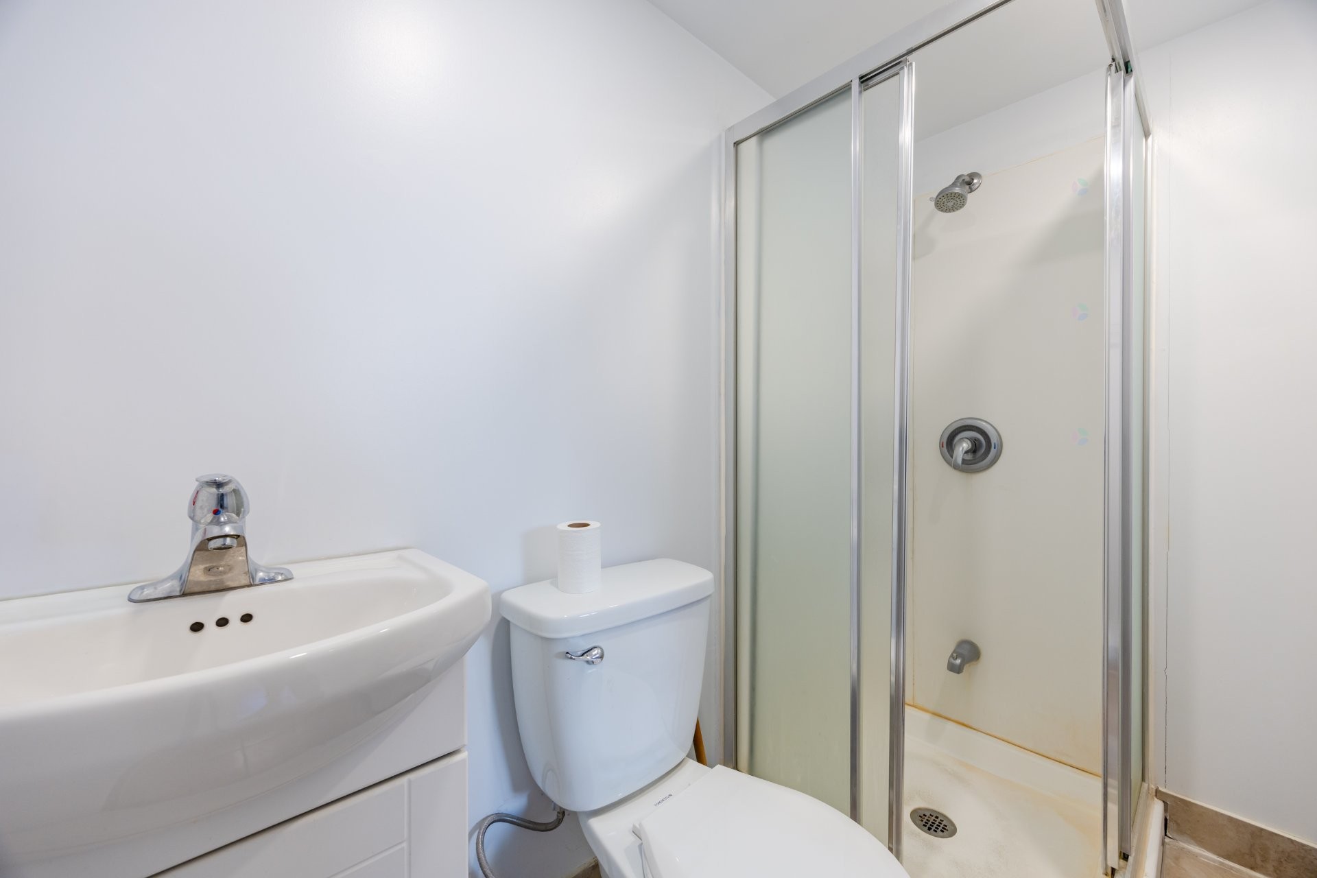 









661

 - 665


Rue Fleury O.

,
Montréal (Ahuntsic-Cartierville),




QC
H3L1W5

