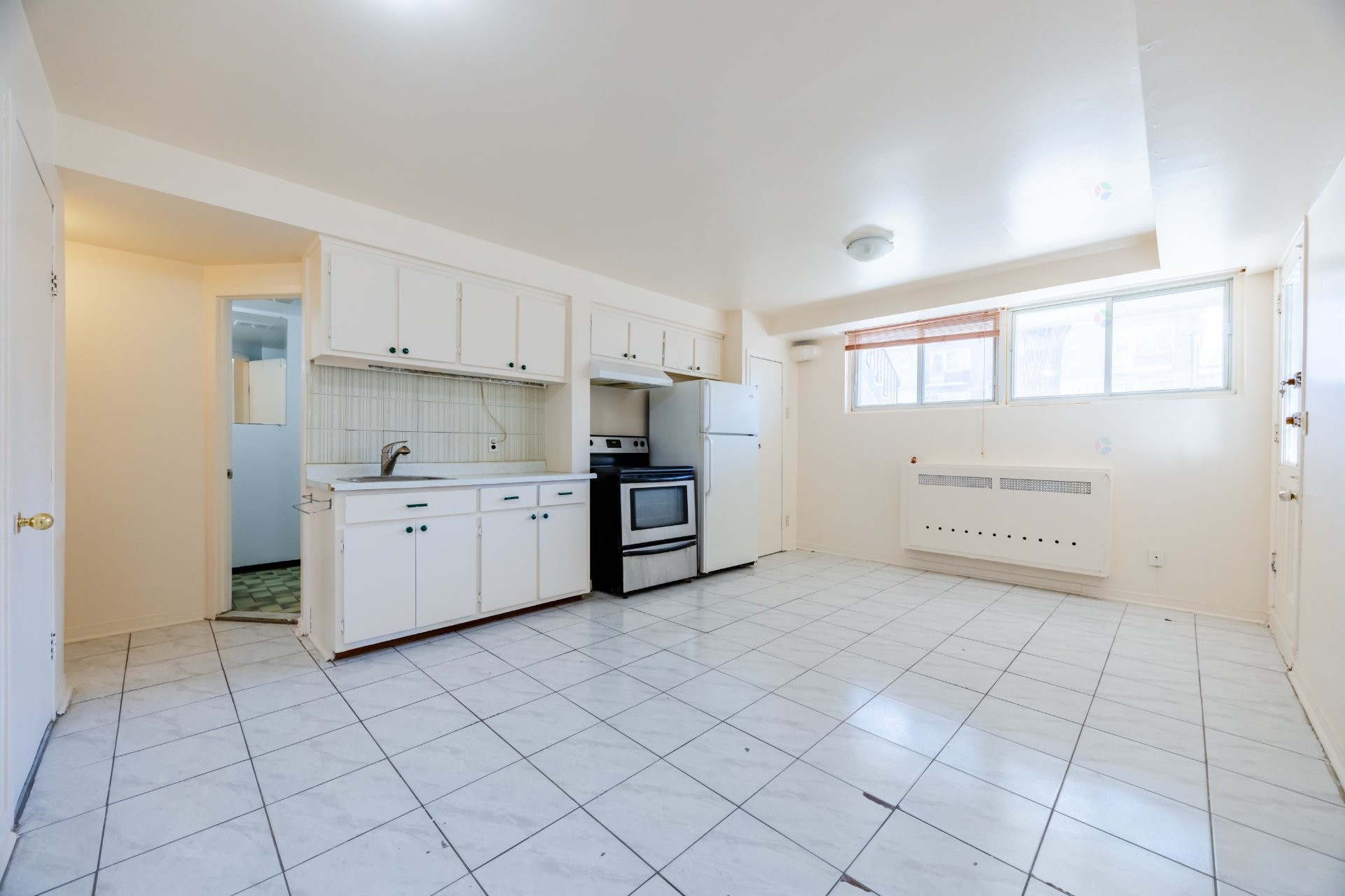 









661

 - 665


Rue Fleury O.

,
Montréal (Ahuntsic-Cartierville),




QC
H3L1W5

