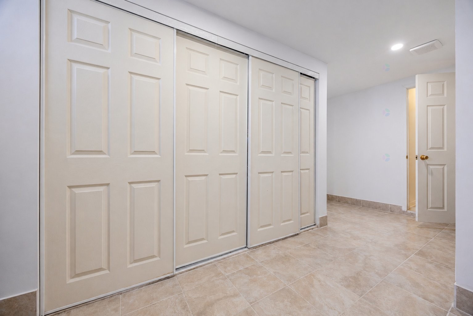 









661

 - 665


Rue Fleury O.

,
Montréal (Ahuntsic-Cartierville),




QC
H3L1W5

