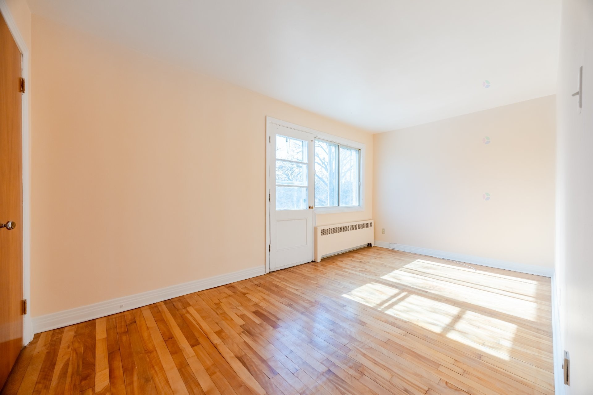 









661

 - 665


Rue Fleury O.

,
Montréal (Ahuntsic-Cartierville),




QC
H3L1W5

