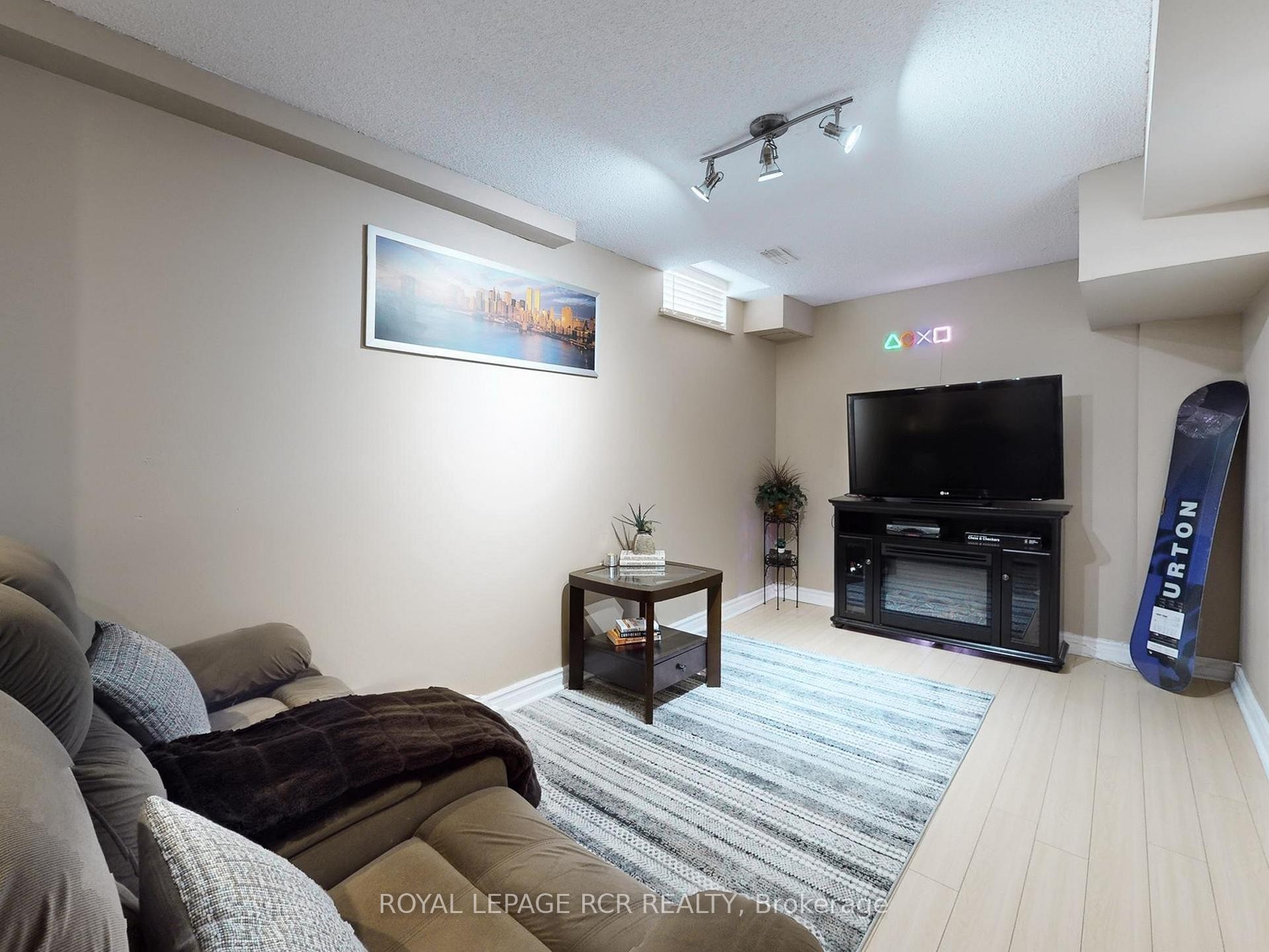 









28


Wakely

Boulevard,
Caledon,




ON
L7E 2G9

